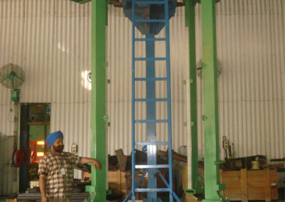 Coil lifting fixture